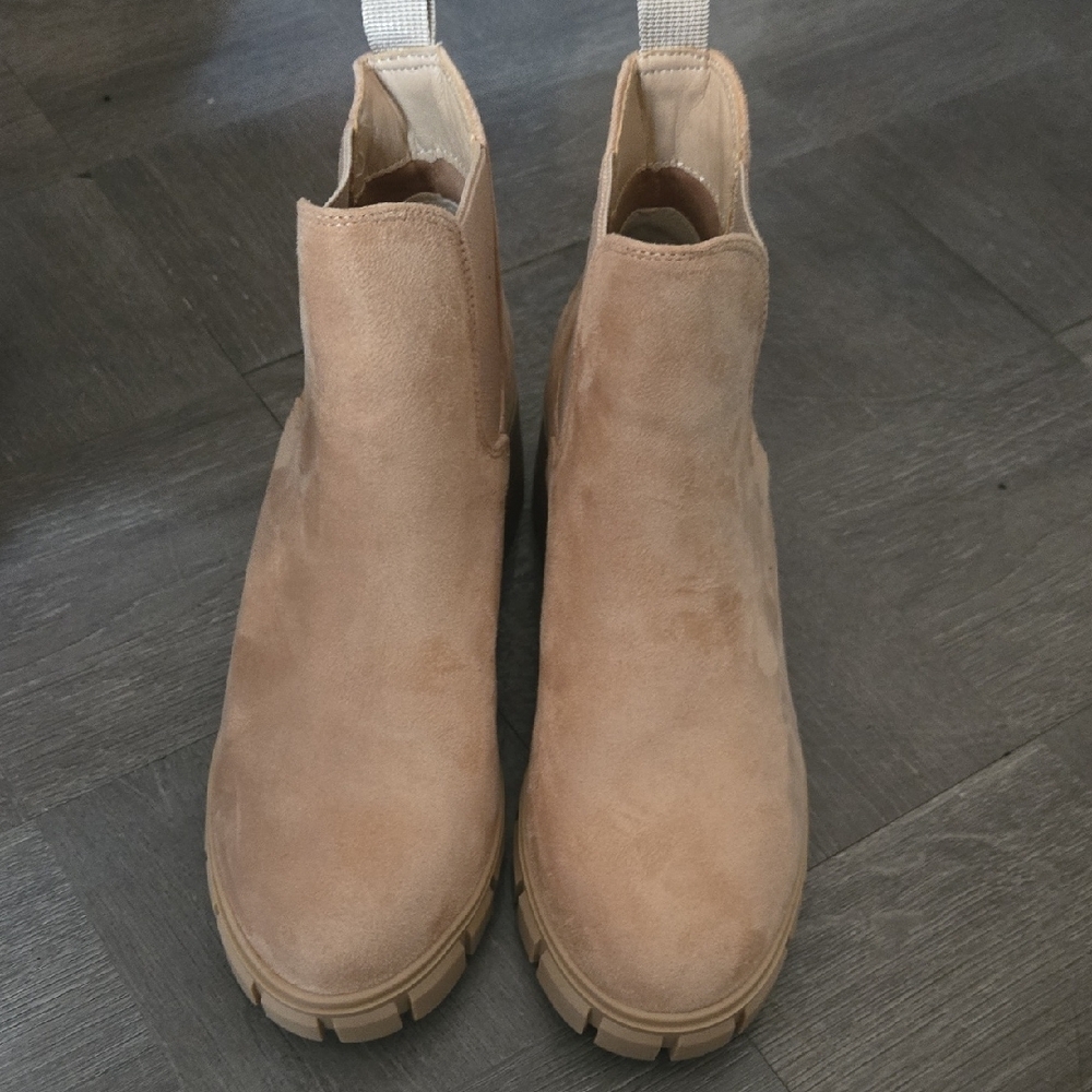 Tan Suede Chelsea Boots
